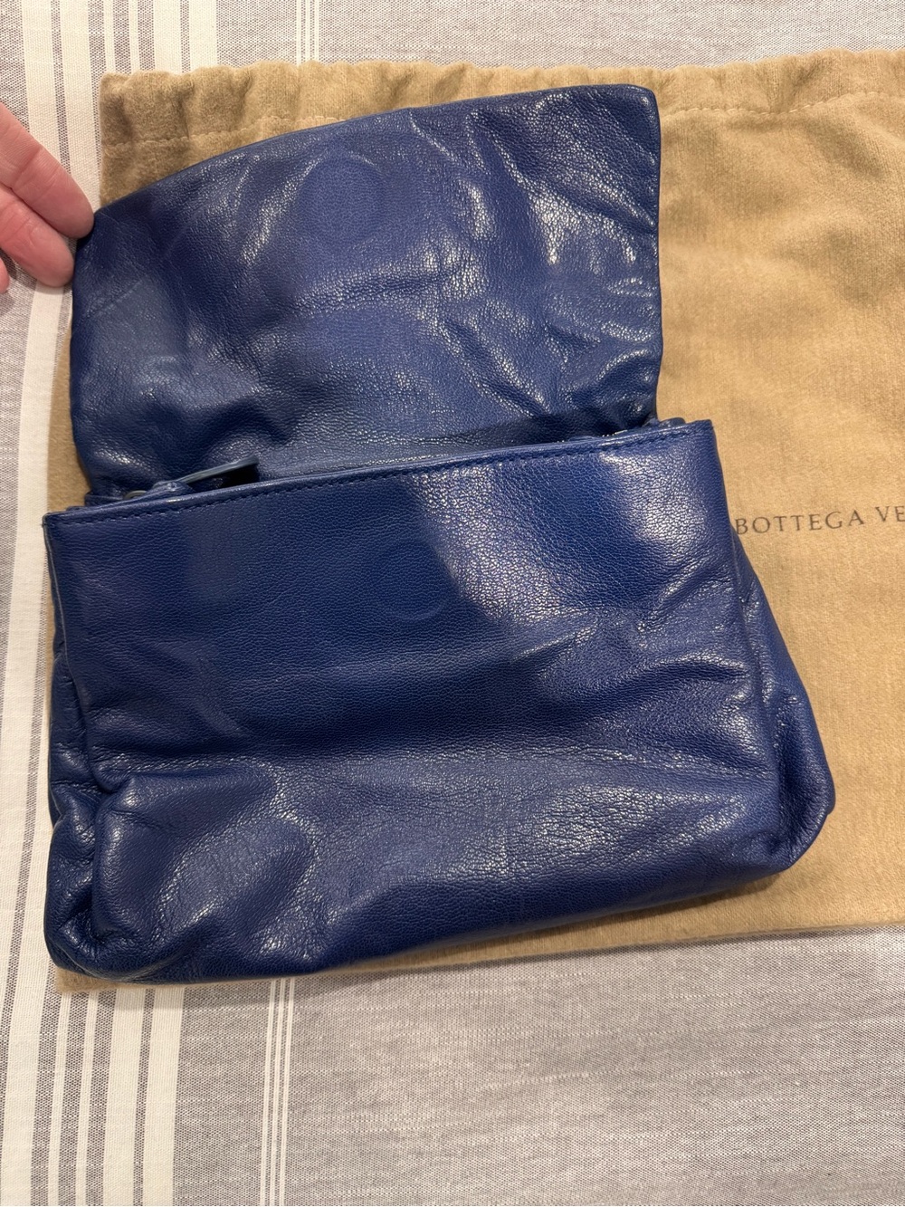 Bottega Veneta Navy Blue Woven Leather Clutch - Picture 2 of 7